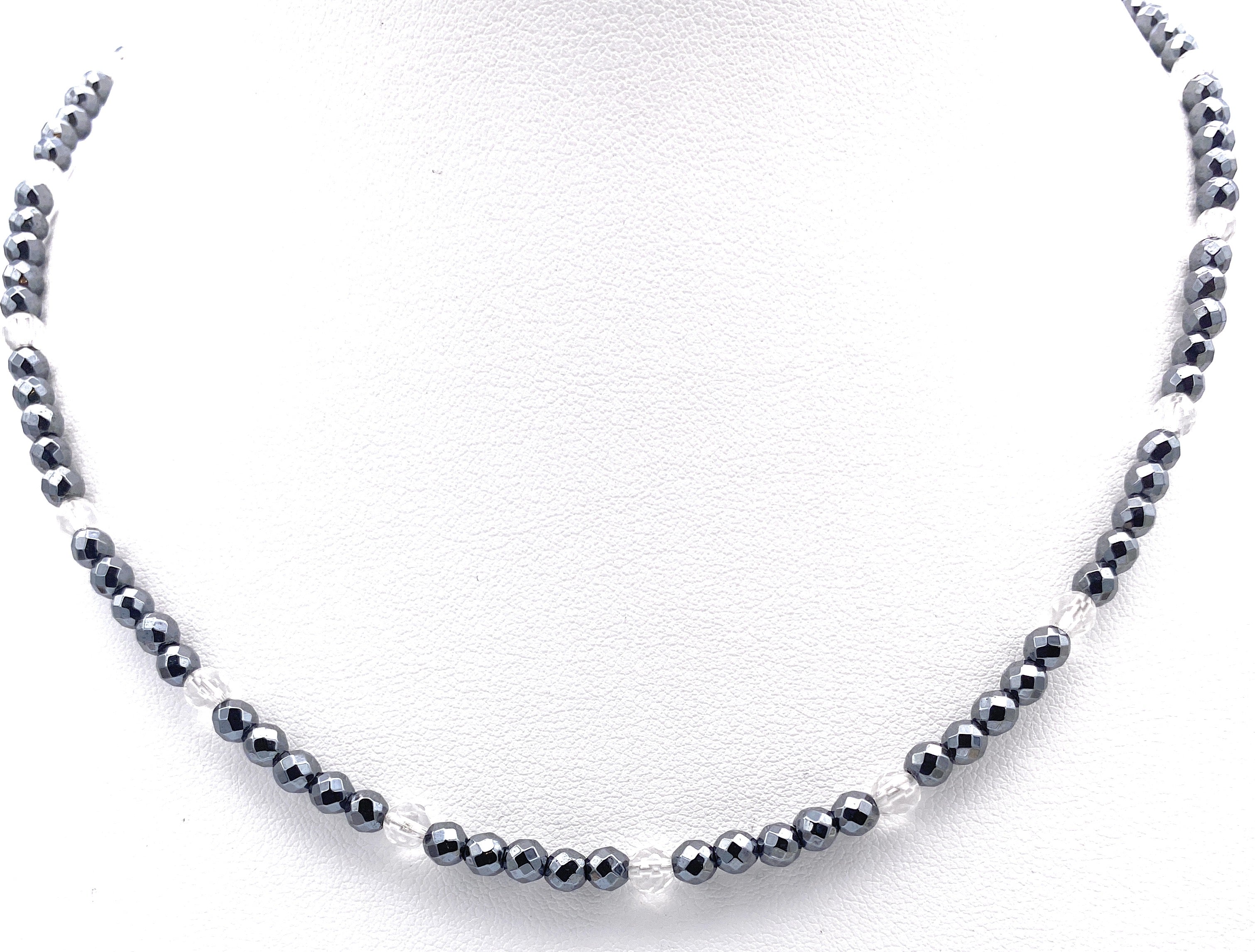 Hämatit Halskette mit Bergkristall