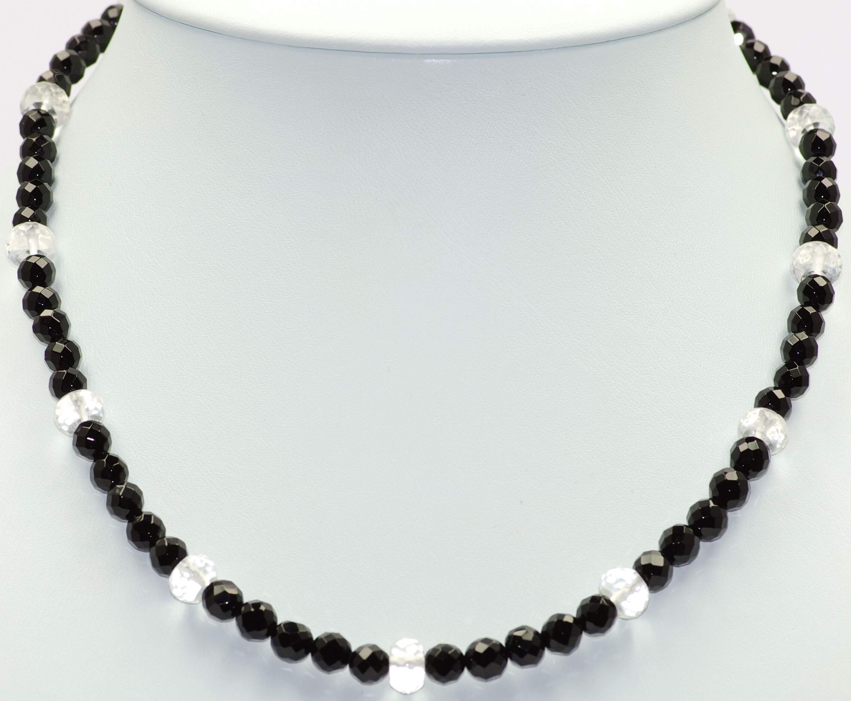Onyx-Halskette-mit-facettierten-Bergkristall-Linsen