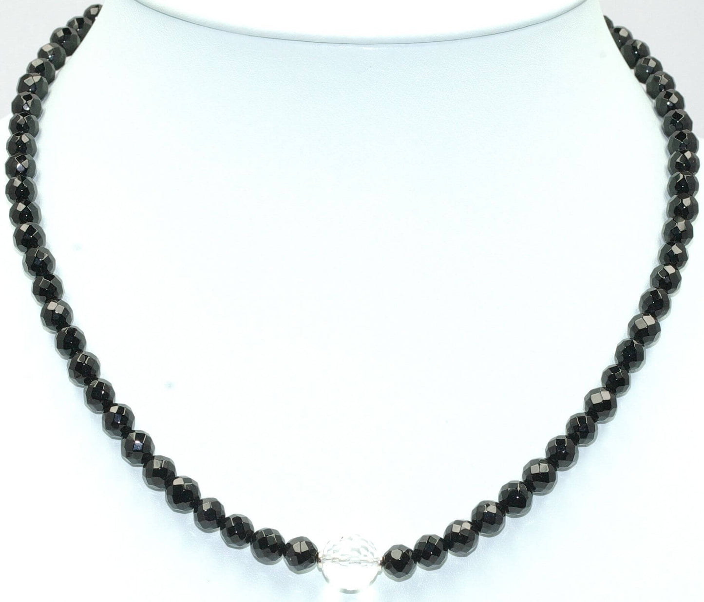 Onyx-Halskette-mit-facettierter-Bergkristall-Kugel